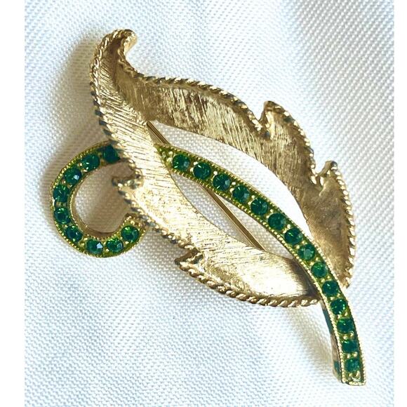 Authentic Original Vintage Style Jewelry - Leaf Brooch Green Gold Vtg Estate Pin O30